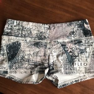 Gray on gray 3.25 contour